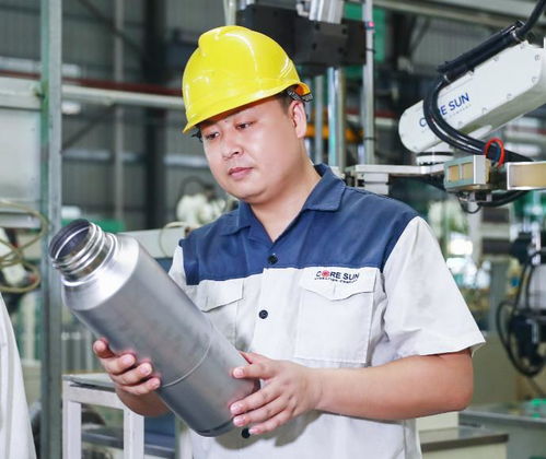 快拿起手机,为阳江市 最美科技工作者 投票